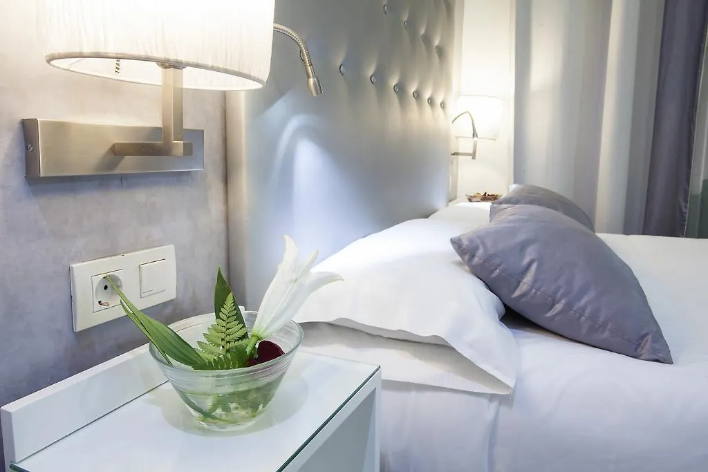 Barcelona Rooms Triple With Private Bathroom In Gothic 西班牙