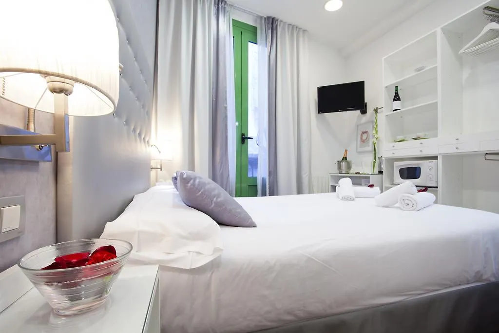 ** 招待所 Barcelona Rooms Triple With Private Bathroom In Gothic 西班牙
