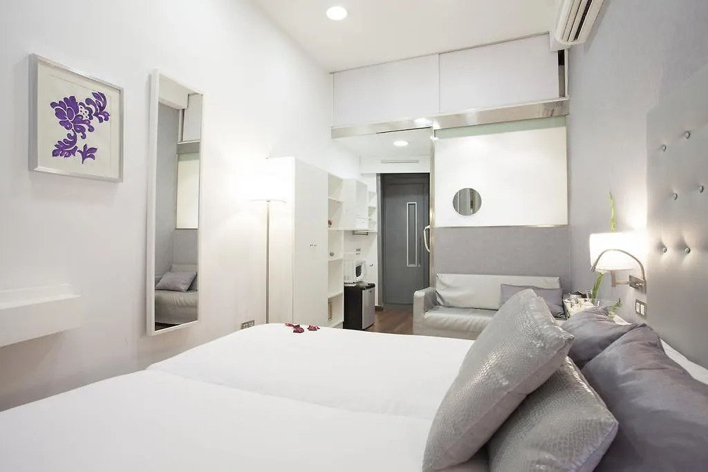 Barcelona Rooms Triple With Private Bathroom In Gothic ゲストハウス