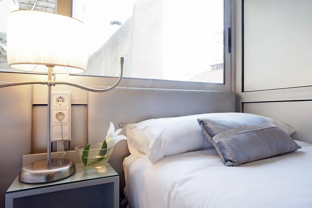 ゲストハウス Barcelona Rooms Triple With Private Bathroom In Gothic