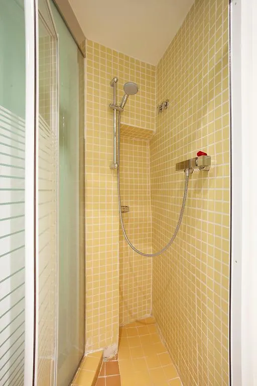 Barcelona Rooms Triple With Private Bathroom In Gothic スペイン