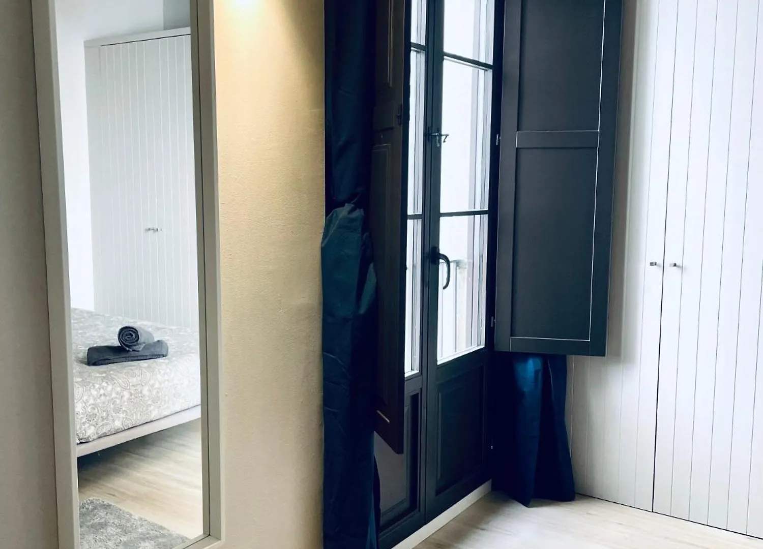 Barcelona Rooms Triple With Private Bathroom In Gothic 2*,  スペイン