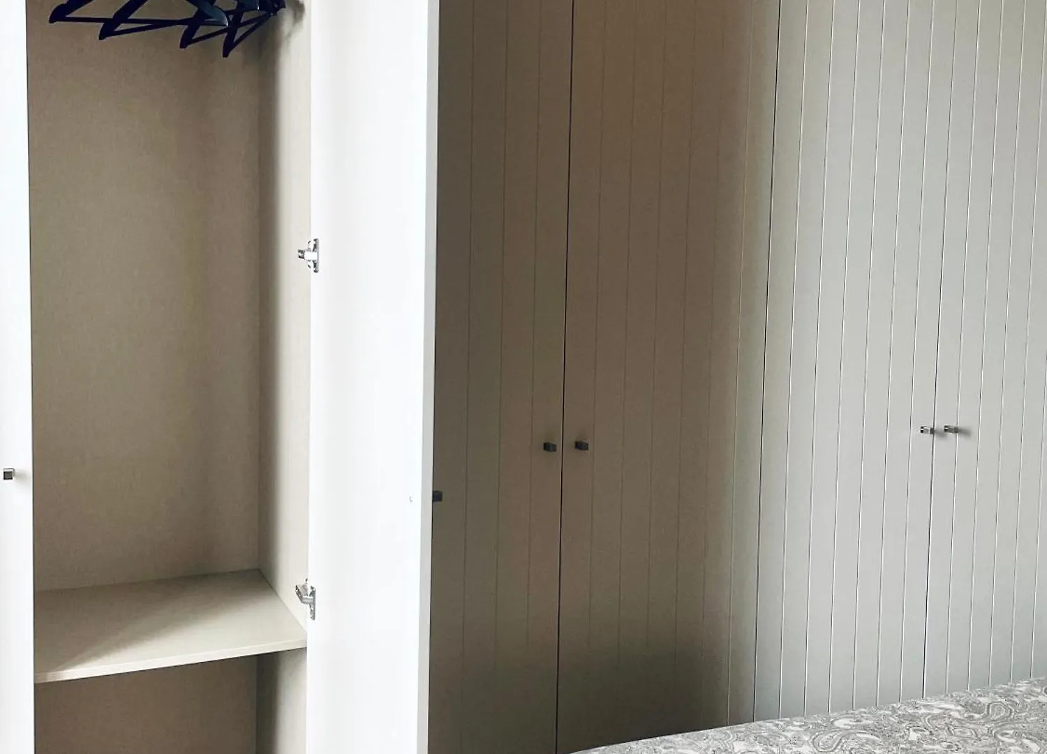 ** ゲストハウス Barcelona Rooms Triple With Private Bathroom In Gothic スペイン