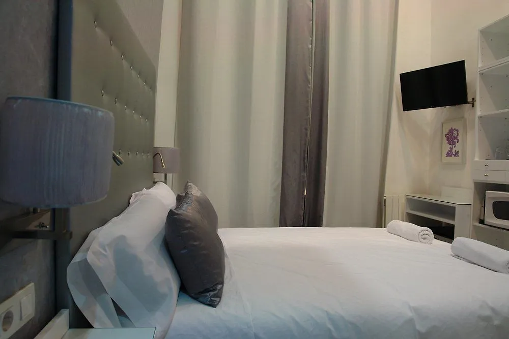 ** ゲストハウス Barcelona Rooms Triple With Private Bathroom In Gothic スペイン